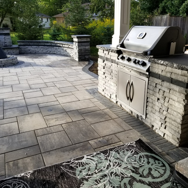 Outdoor Kitchen